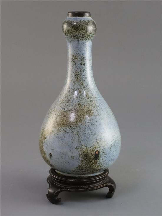 A Chinese Jun type garlic neck vase, Qing dynasty, Shiwan Kilns, H. 21.2cm